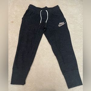 Nike Capri Joggers